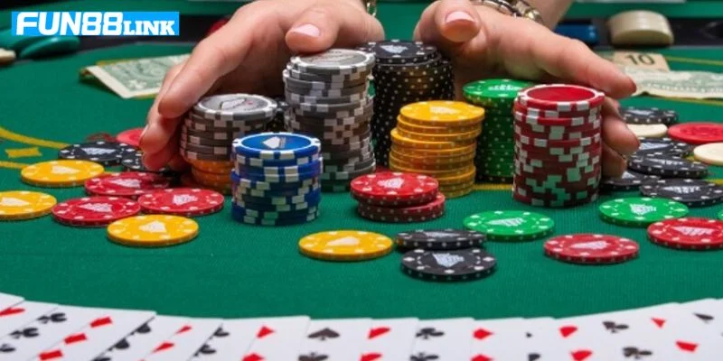 Chiến thuật đánh bài phỏm Fun88 hay giúp cược thủ chiến thắng