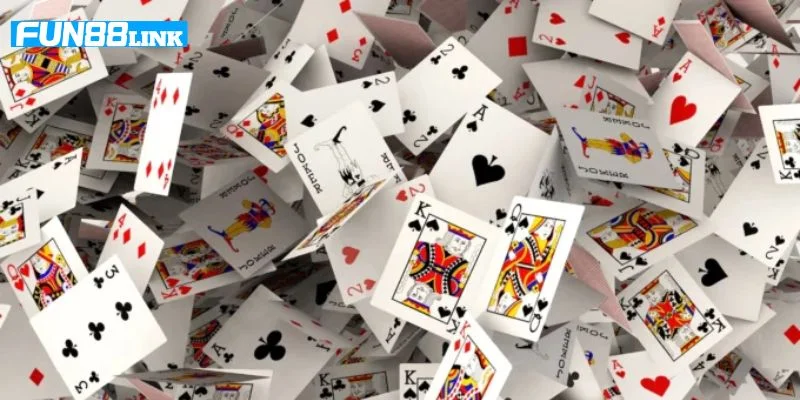 Cách Chơi Bài 32 Lá: Trọn Bộ Kiến Thức Cược Tại Sân Chơi Fun88